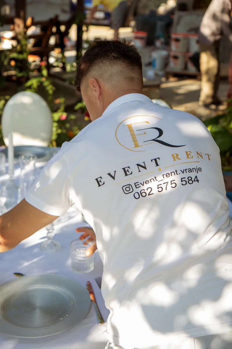 Event Rent oprema i postavka za proslavu na otvorenom — fotografija 11