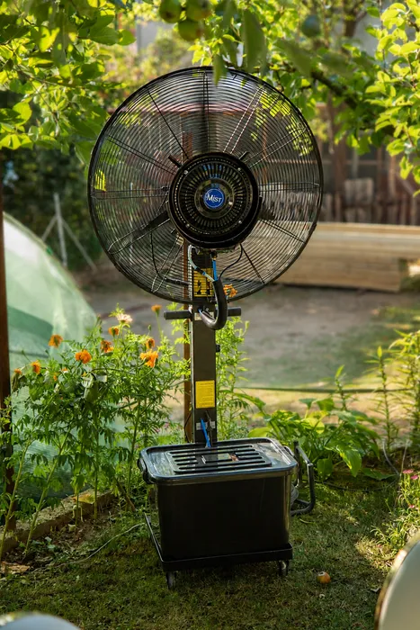 Profesionalni ventilator sa raspršivačem za događaje